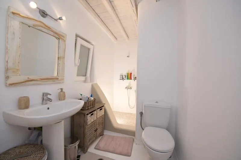 Ornos Suites Tourlos Greece